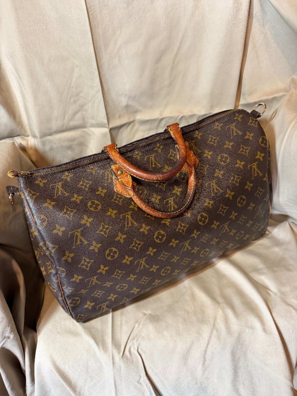 Louis Vuitton Speedy 40 Monogram